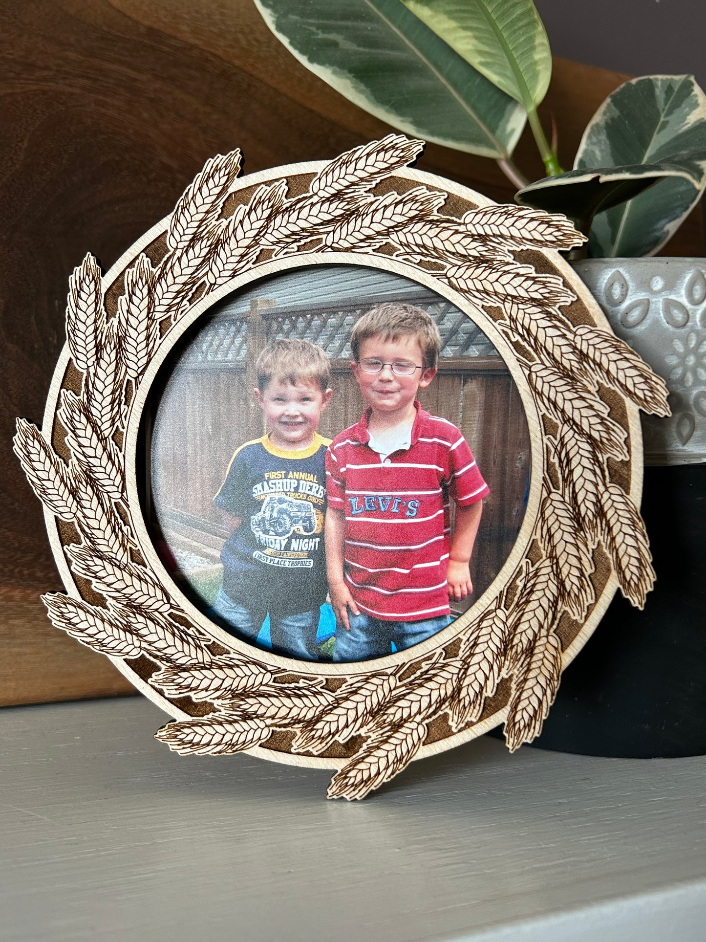 Engraved Wheat Wreath Wooden Photo Frame