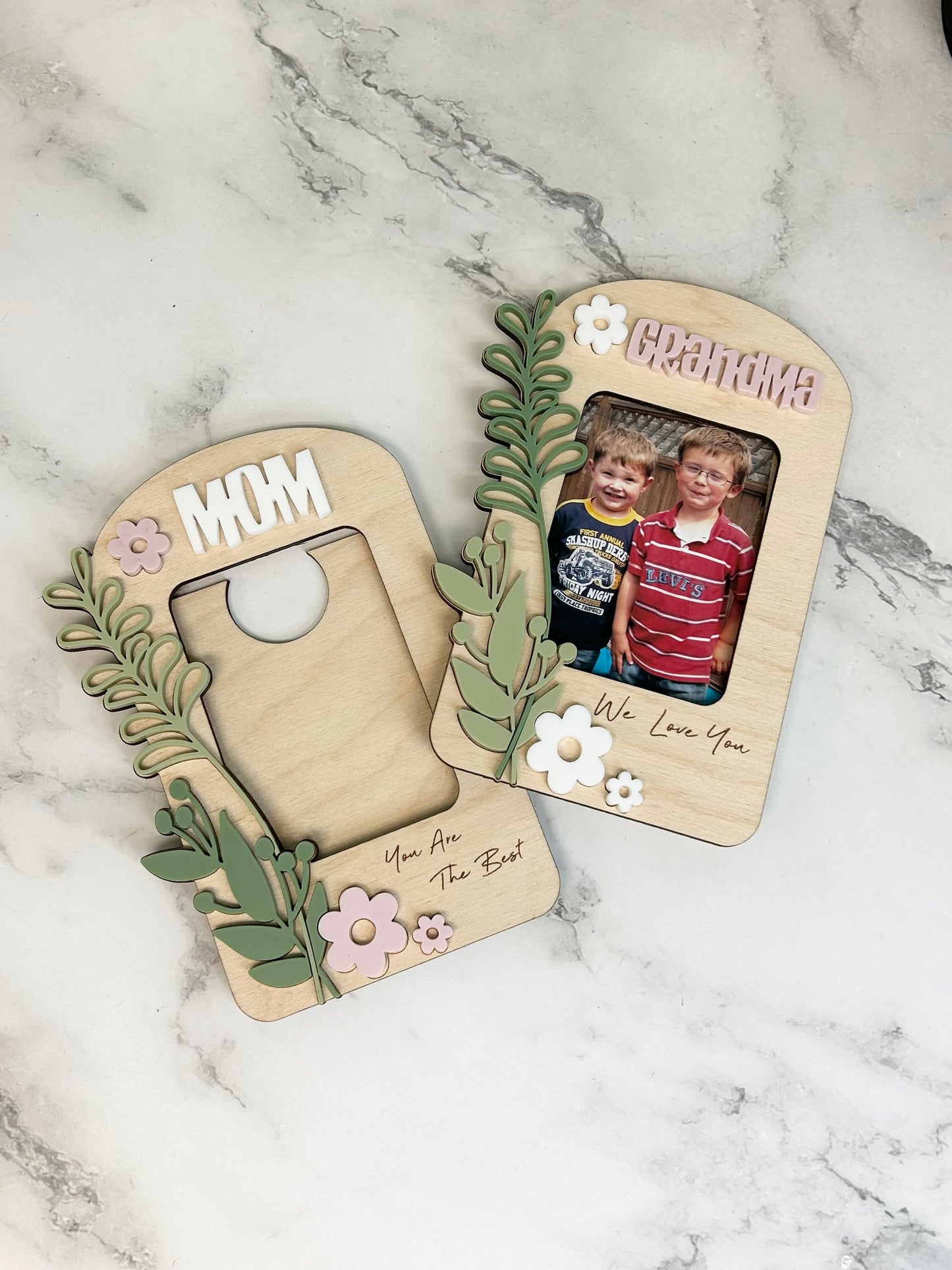 Customizable Floral Wallet Photo Frame