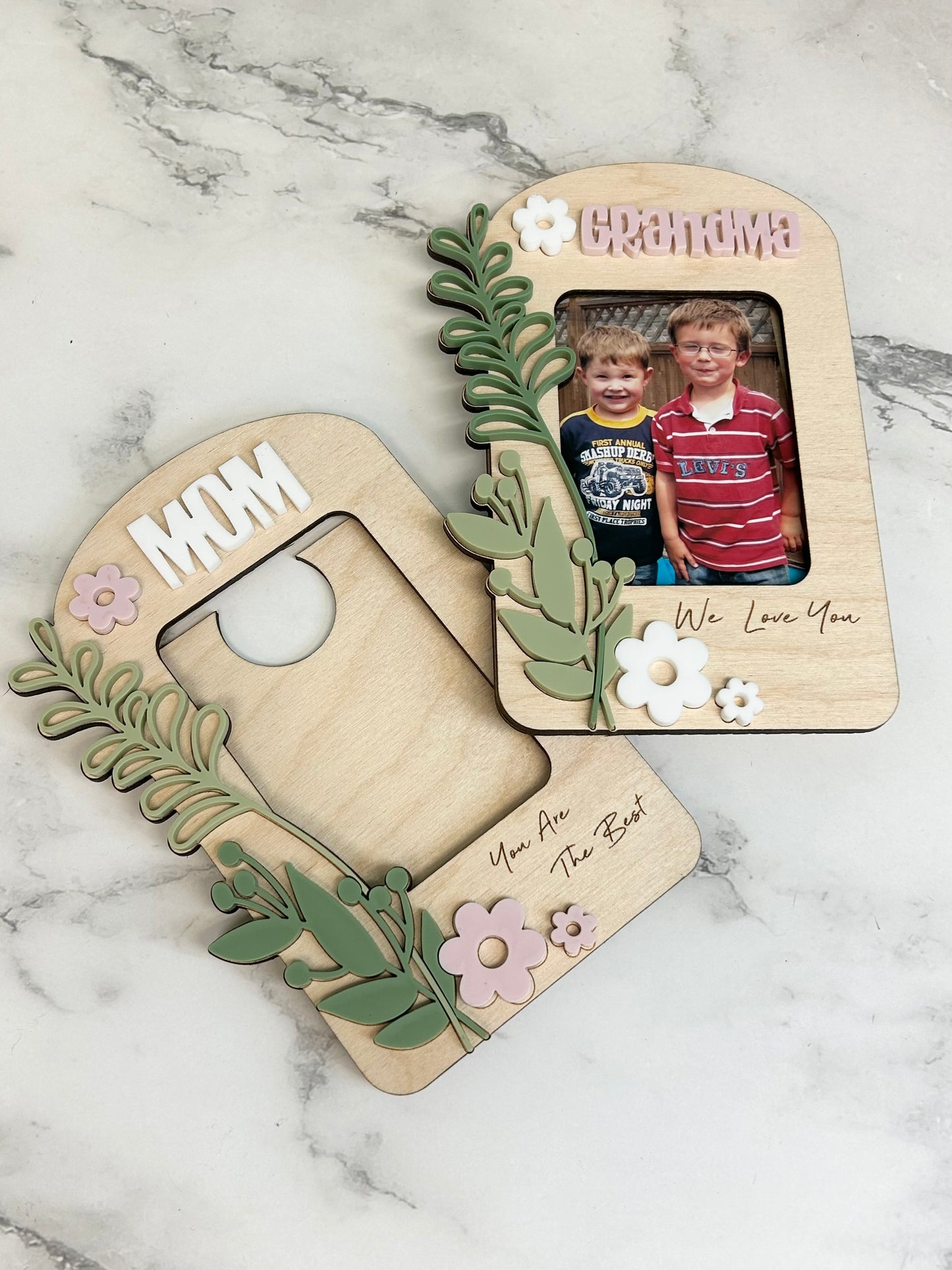 Customizable Floral Wallet Photo Frame