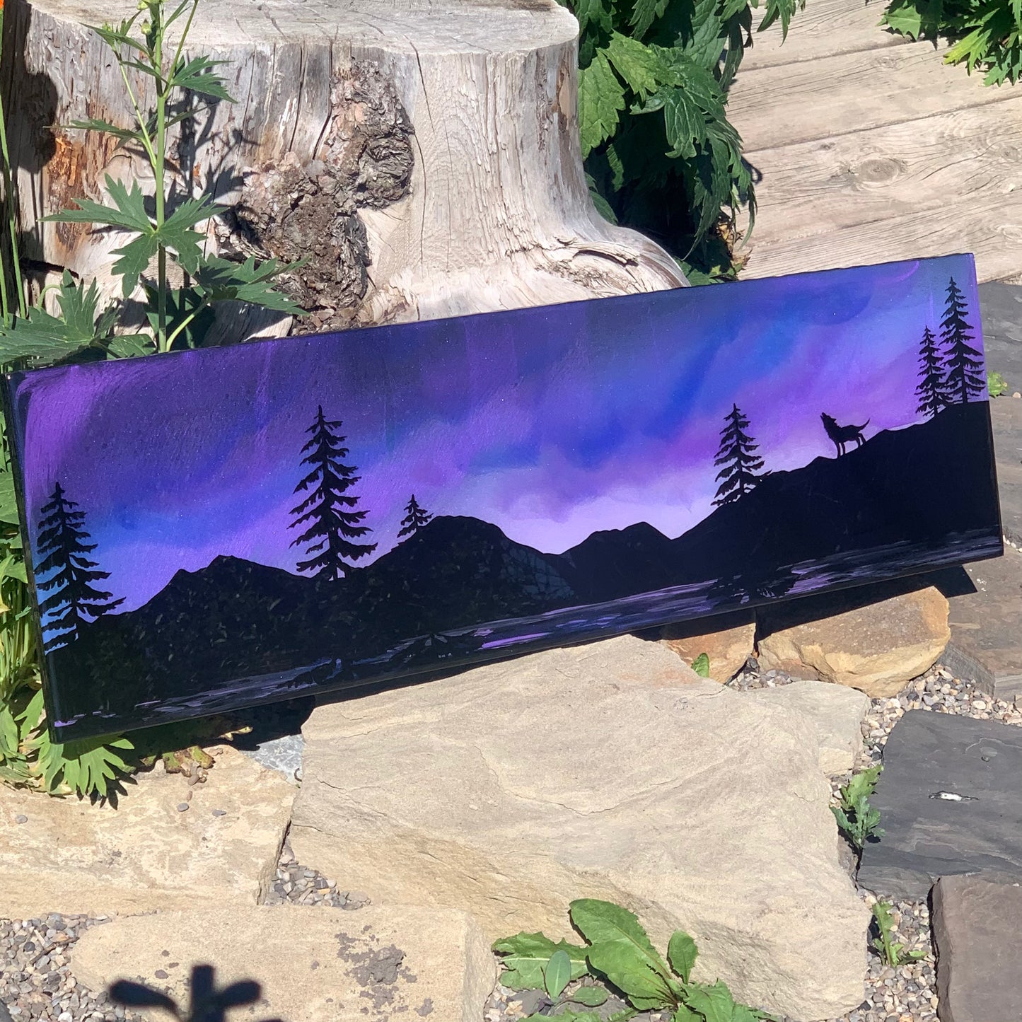 Kiore Northern Lights Wolf Resin Art